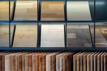 無垢フローリングをはじめ多くの木質建材を展示しています