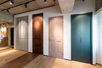 無垢フローリングをはじめ多くの木質建材を展示しています
