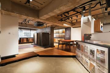 無垢フローリングをはじめ多くの木質建材を展示しています